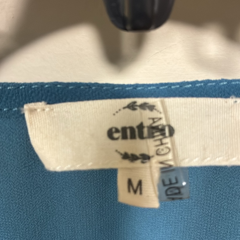 Entro Turquoise Lace Sleeveless Top medium - Picture 2 of 6